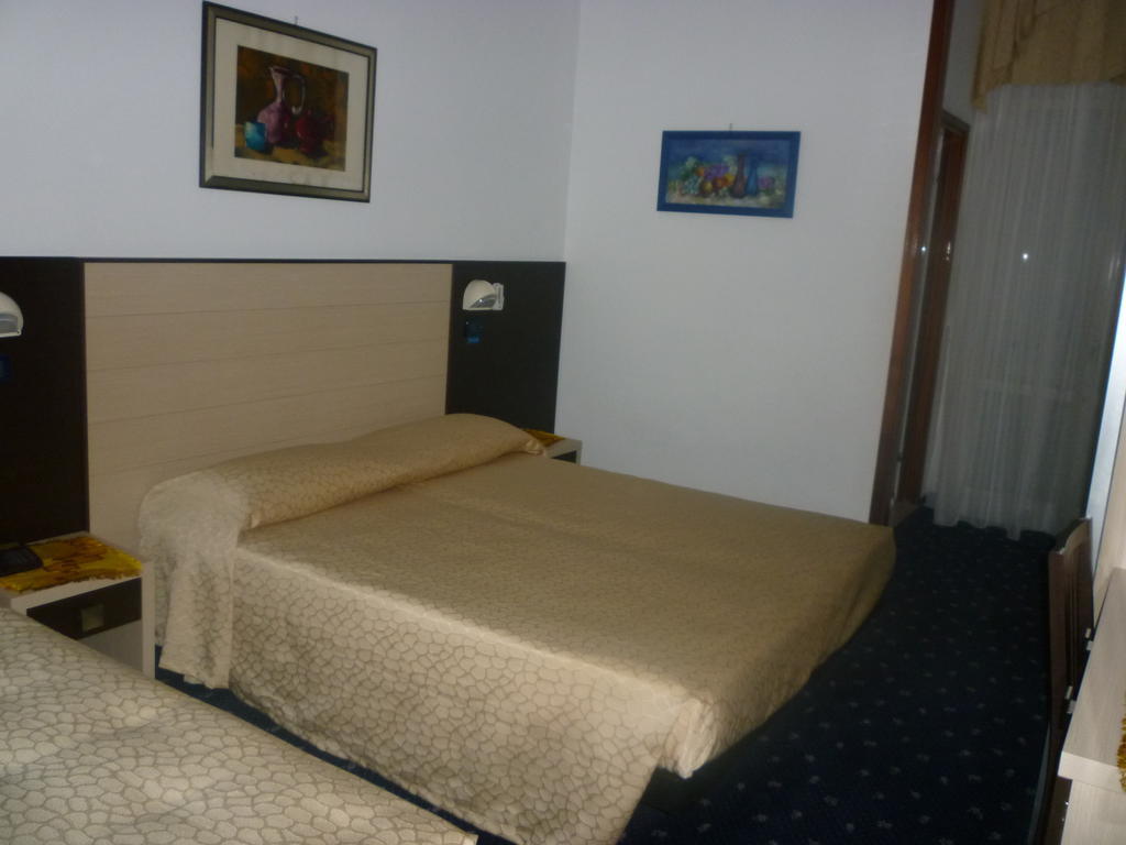 Hotel Tilly Cesenatico Bilik gambar