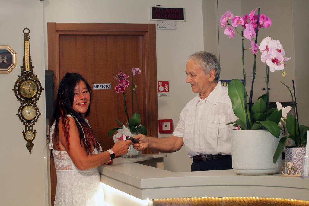Hotel Tilly Cesenatico Luaran gambar