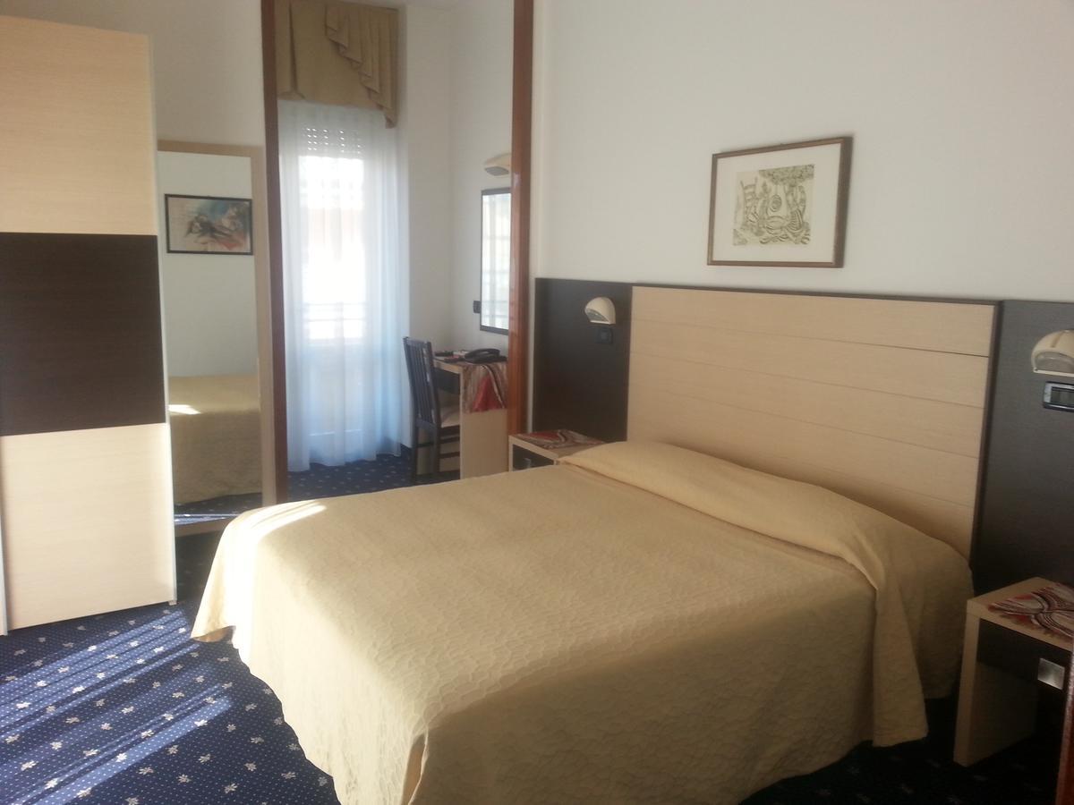 Hotel Tilly Cesenatico Luaran gambar