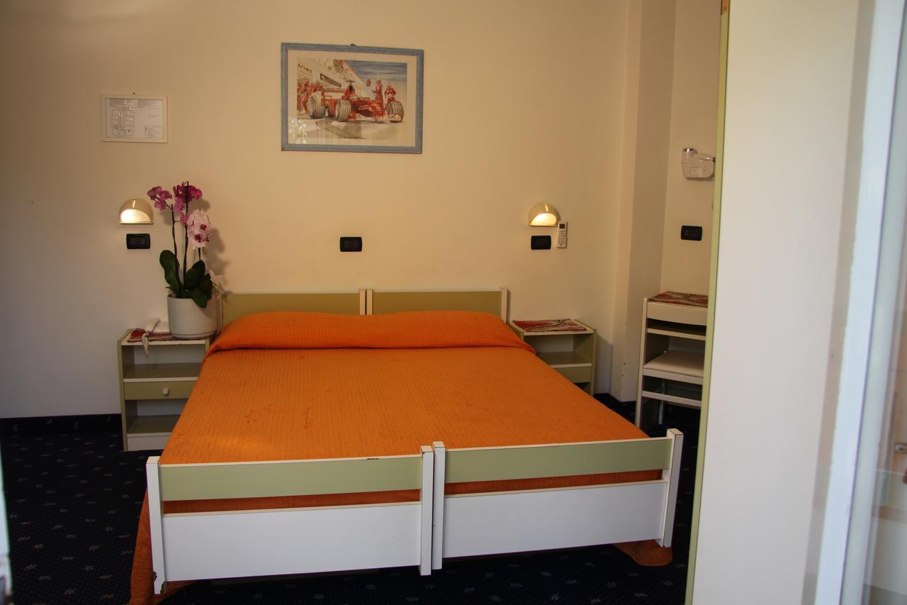 Hotel Tilly Cesenatico Luaran gambar