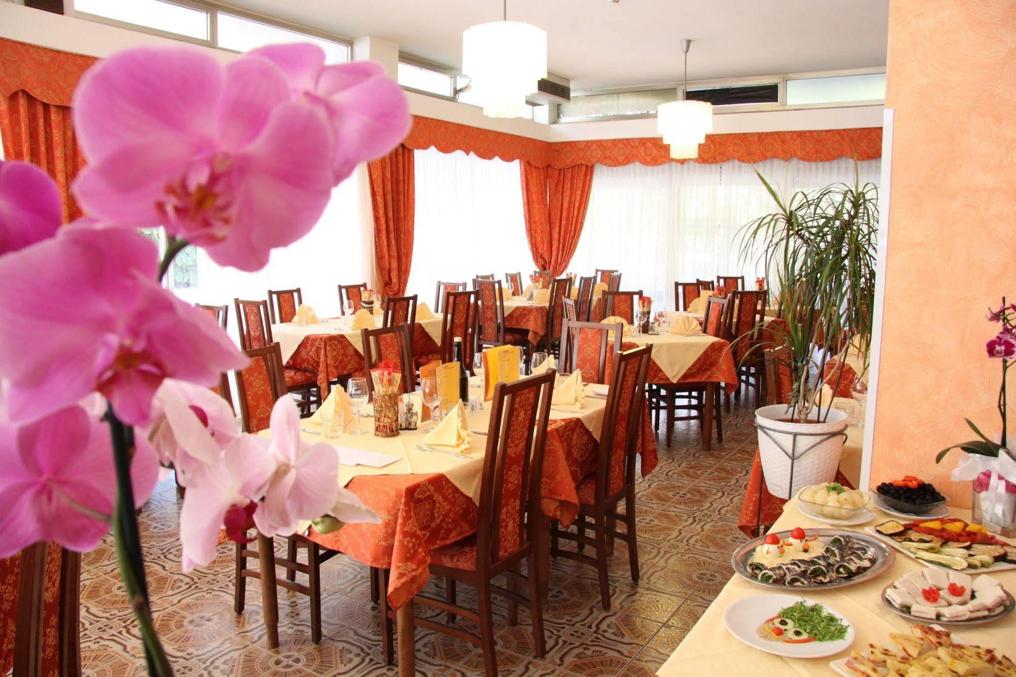 Hotel Tilly Cesenatico Luaran gambar