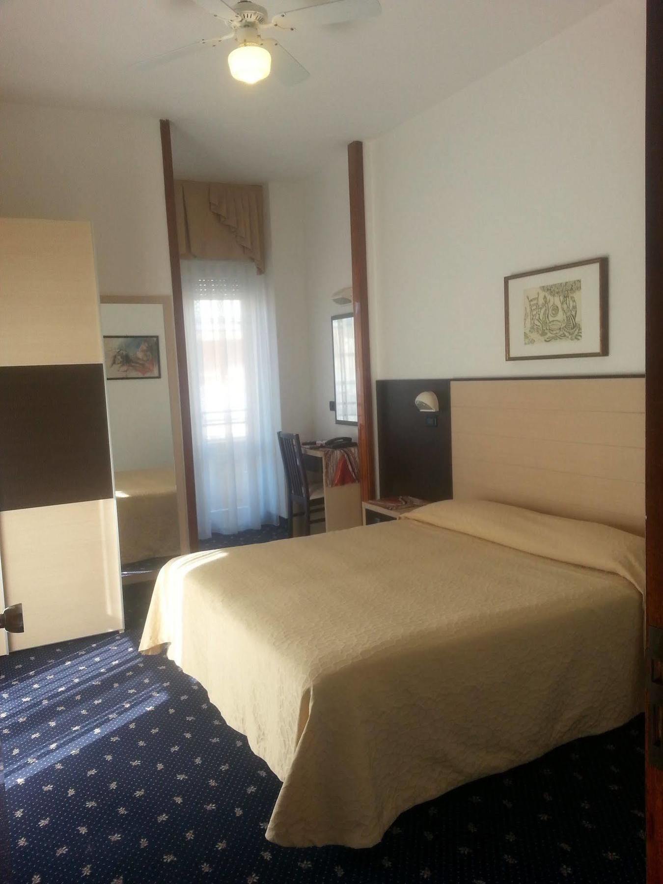 Hotel Tilly Cesenatico Luaran gambar
