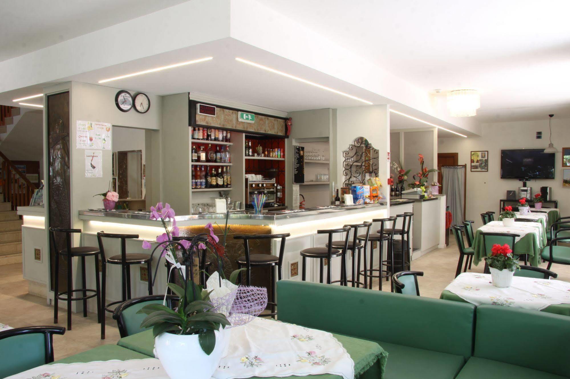 Hotel Tilly Cesenatico Luaran gambar